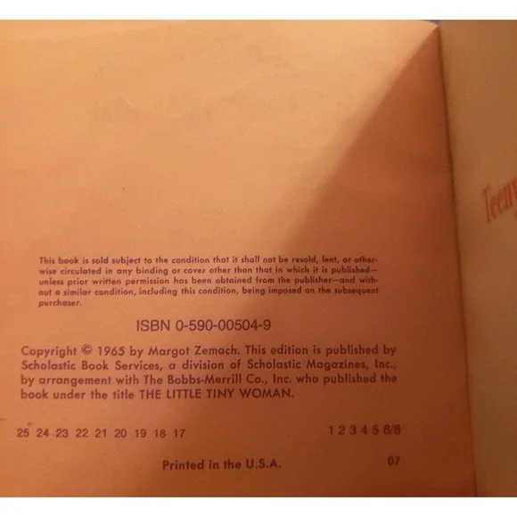 The Teeny Tiny Woman Folktale By Margot Zemach Tiny Children's Book 1965 - Picture 3 of 4